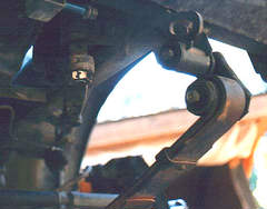 Inner shackle plate removed and Pitman arm separated from drag link. Click for a larger image!