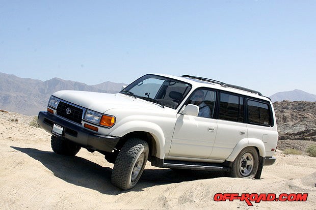Fully locked Toyota Land Cruiser FZJ80 with front, center, rear electric lockers (a.k.a. locked x3).