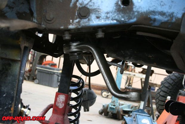 Install the included extended Pitman arm to the steering gearbox.
