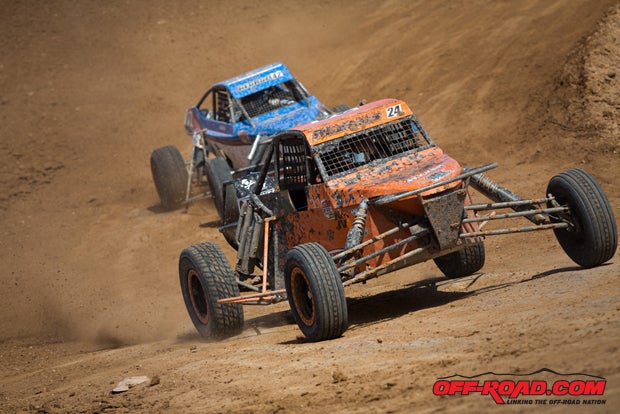 Bradley Morris (24) held off Chad George (42) to earn the Pro Buggy win at round two.