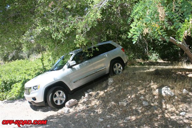 Good ground clearance and excellent traction allows the Grand Cherokee to wander the dirt roads of Arizona.