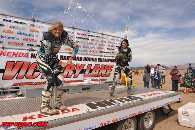 Not only did Shayla Fulfer (right) win the Womens class, she also beat Sarah Kritsch in the champagne-opening contest afterward.