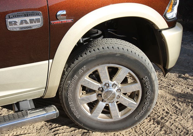 Our test units optional 20-inch x 8.0-inch polished aluminum wheels look fantastic but wouldnt be our first choice if we were going to spend a lot of time off-road. Even so, the LT285/60R20E Firestone Transforce AT tires offered a fair amount of grip in loose sand and slick hardpack despite their obvious street-oriented tread pattern.