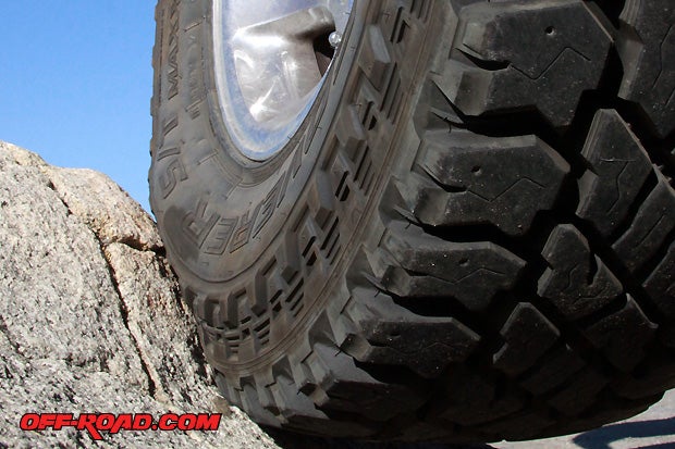 An optimized design of the sidewall area provides additional off-road traction, abrasion and puncture resistance. Its rugged design minimizes the potential for damage due to scrapes and abrasion when used in difficult terrain.