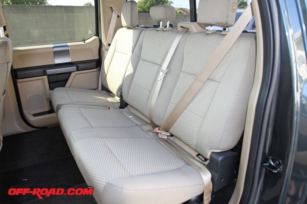 With 43.6 inches of legroom in the SuperCrew’s backseat, there’s plenty of space for even the largest adult. 