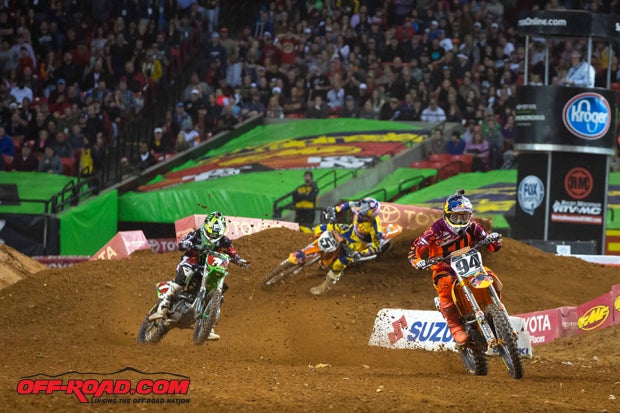 Although Villopoto (1) led for a good chunk of the race, Roczen (94) overtook him with six laps to go, though Villopoto was able to recover from hitting a Tuf Blok to secure second ahead of Ryan Dungey (5).
