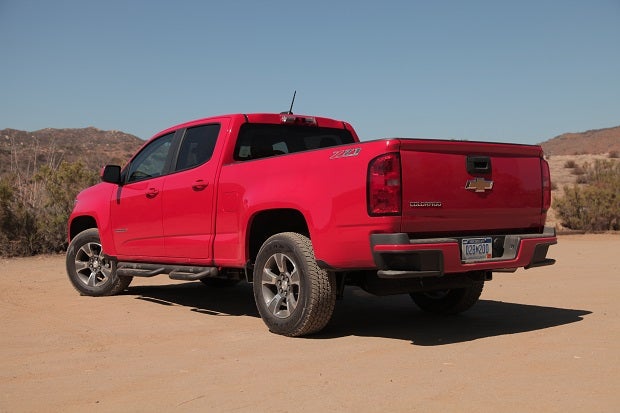 The Colorado and Canyon both feature a CornerStep bumper for easy entry and exit for the truck bed, while a damped tail gate makes raising and lowering it a cinch. 