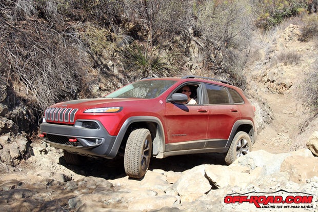 The Trailhawk still receives the benefits of fuel economy derived from the 9-speed transmission while offering improved off-road capability via improved approach and departure angles as well as an additional two inches of lift.