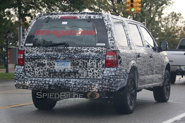 2018-Ford-Expedition-Spy-Shot-3