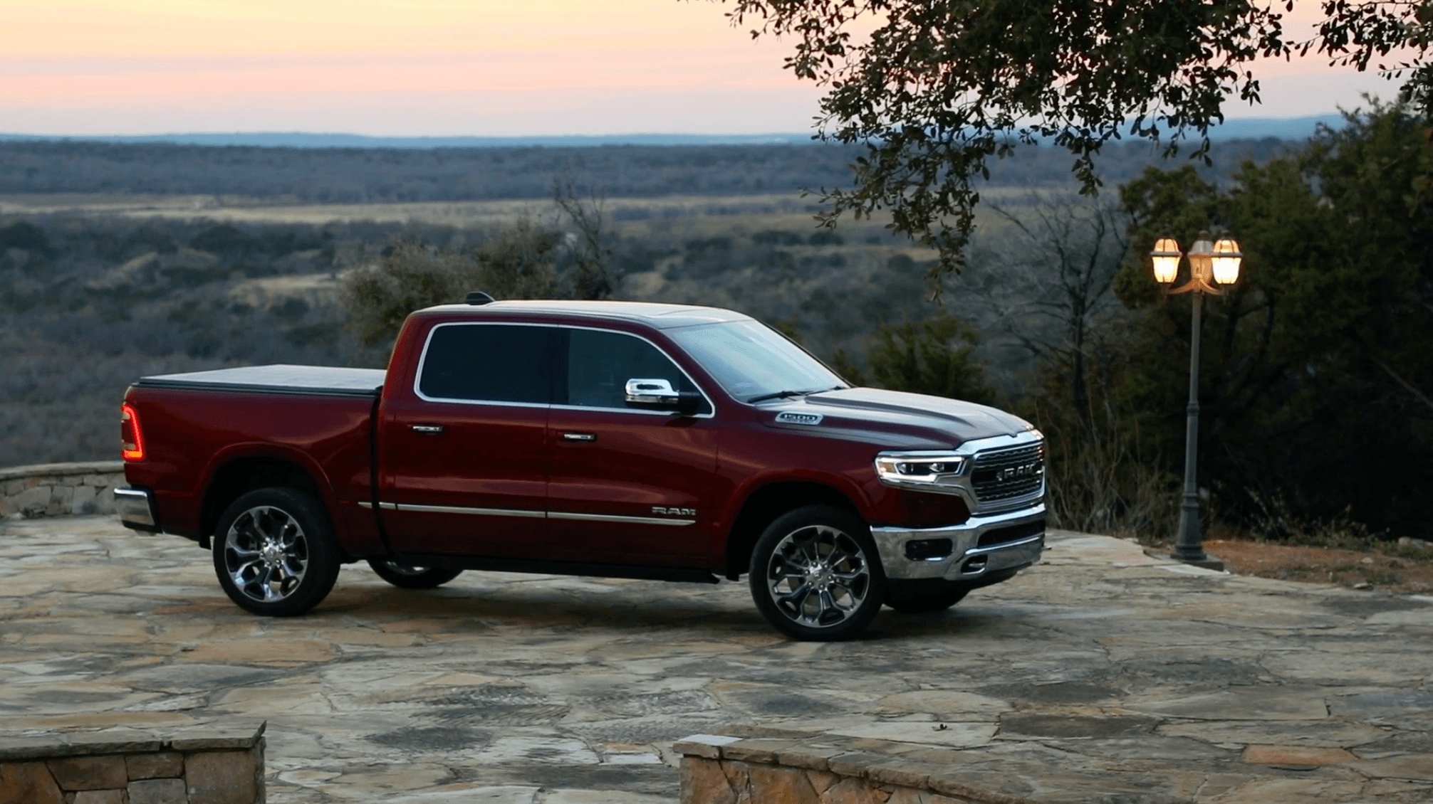 2019 Ram 1500 Ditches the Classic Crosshair in Favor of Modern Style