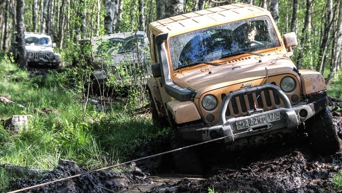 Best Jeep Winch Options to Help You Get Back on the Road