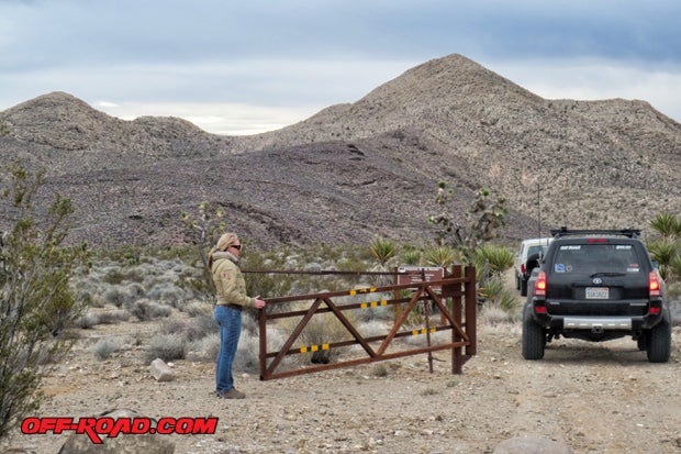 A cattle gate along the Kingston Wash Trail gives motorist warning of the open cattle range ahead as we approach the bajada. We did see some head of cattle in the distance following the gate. Driver/rider should be alert for little doggies.