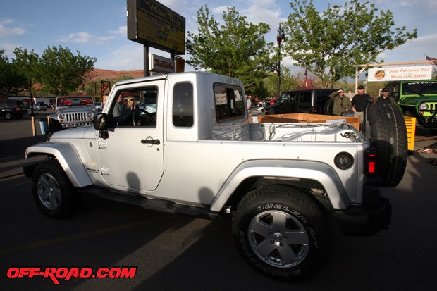 With the hard top and top panels installed, the JK-8 Independence conversion is now complete. 