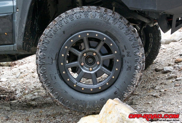 The Level 8 Bully Pro 5 wheel offers a protective outer ring to take the impact of trail debris so the wheel itself doesn't as easily get damaged. 