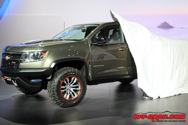 Chevrolet pulled the cover off its ZR2 Colorado Concept yesterday afternoon at the LA Auto Show, which is powered by Chevy's new 2.8-liter Duramax diesel engine that will be offered in the 2016 model. 
