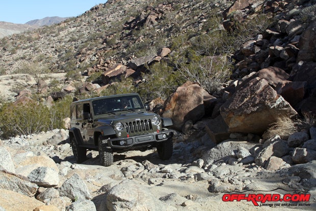 With an impressive 73.1:1 crawl ratio thanks to its Rock-Trac part-time 4WD transfer case, crawling up or down rocky trails is a breeze in the Rubicon Hard Rock.